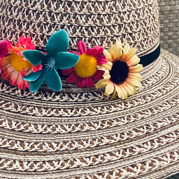 🌟2xHP🌟NWOT Marled Brown & Cream Floral Straw Hat - Picture 4 of 10